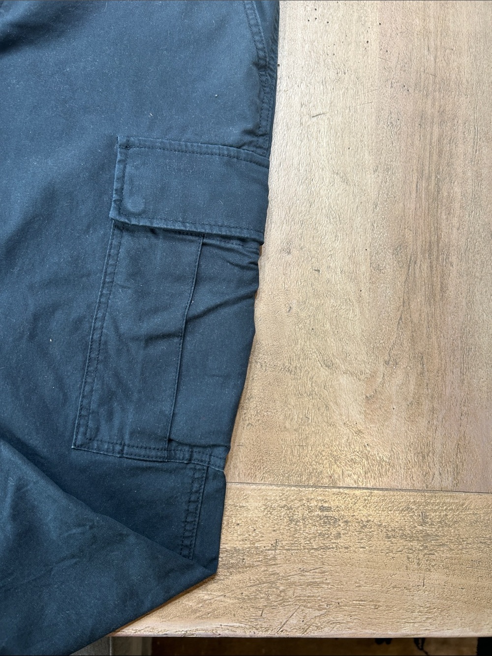 Uniqlo Men's Cargo Pants in Navy Blue Medium - Picture 3 of 10